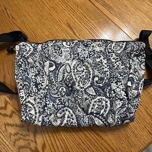 Vera Bradley Featherweight Crossbody Purse Pattern:Stratford Paisley